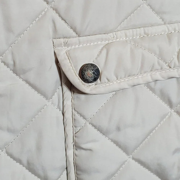 St. Johns Bay Womens Quilted Puffer Vest Large off white 2 Pockets Gold Zip - Picture 6 of 7